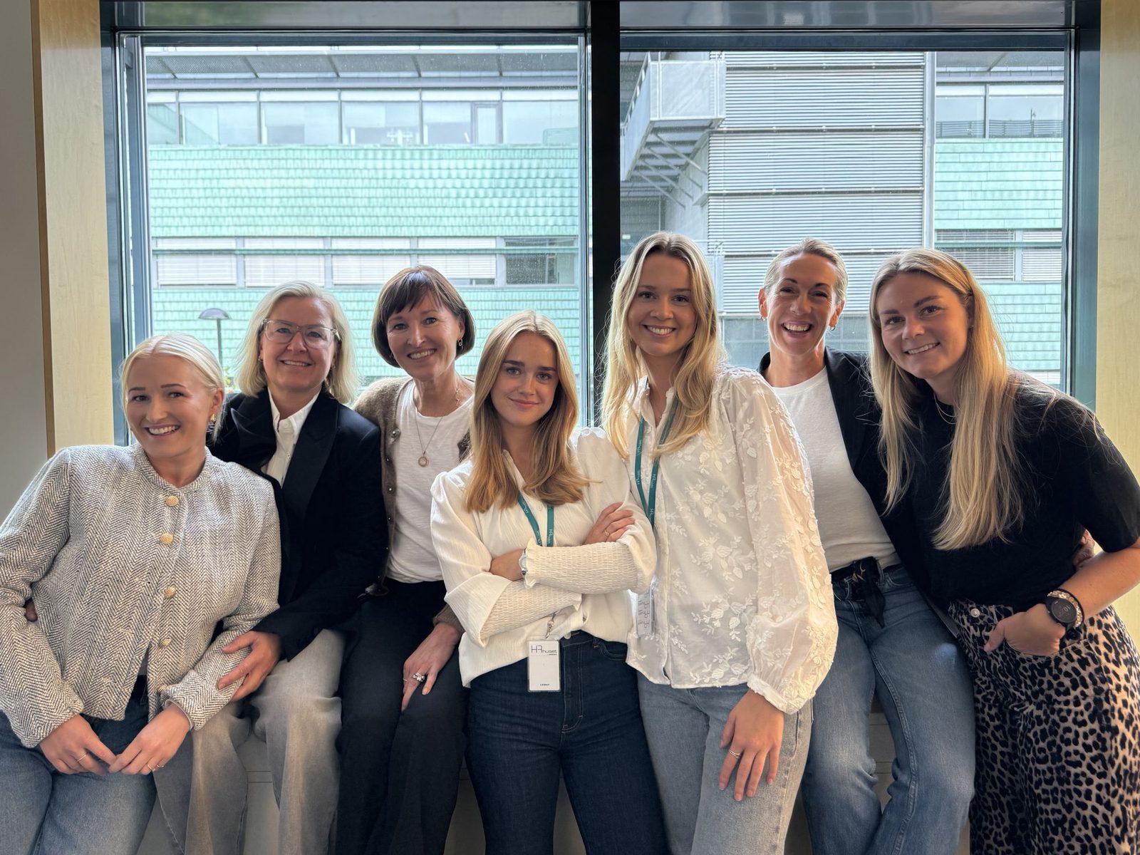 Nora og Sofie Linked In